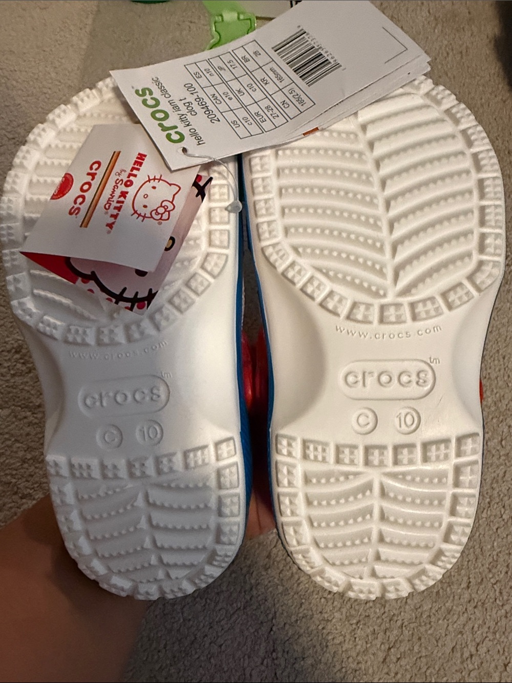 Hello Kitty crocs - Picture 3 of 3